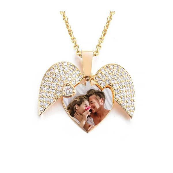 Gravierte Herzflügel-Halskette mit Foto & Namen – Personalisierte Damenkette aus Edelstahl