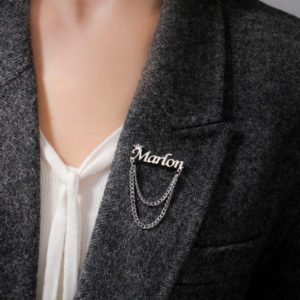 namensbrosche mit kette
